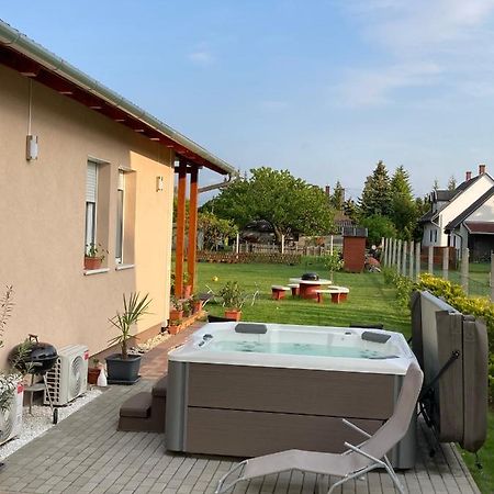 فيلا Balatonmáriafürdőفي Konrad Apartman المظهر الخارجي الصورة