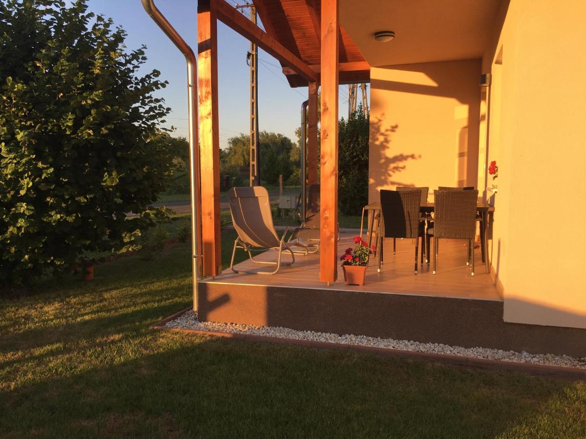 فيلا Balatonmáriafürdőفي Konrad Apartman المظهر الخارجي الصورة