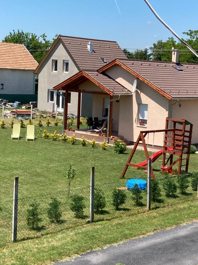 فيلا Balatonmáriafürdőفي Konrad Apartman المظهر الخارجي الصورة