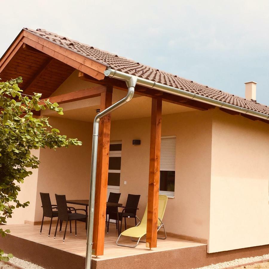 فيلا Balatonmáriafürdőفي Konrad Apartman المظهر الخارجي الصورة